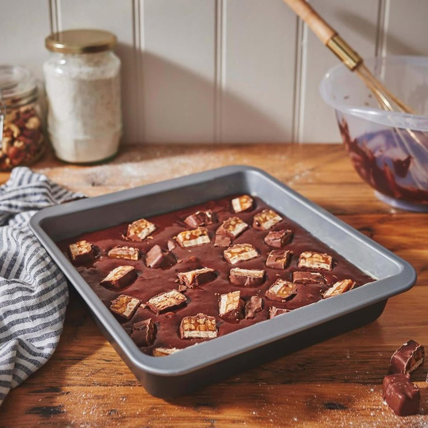 Non-Stick Brownie Pan Tray Bake with Loose Base