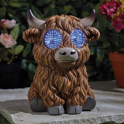 Blinking Solar Highland Cow Garden Ornament - Animated LED Outdoor Statue